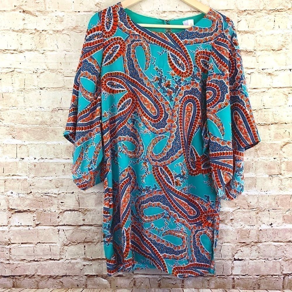 Alya Francesca’s paisley tunic mini dress